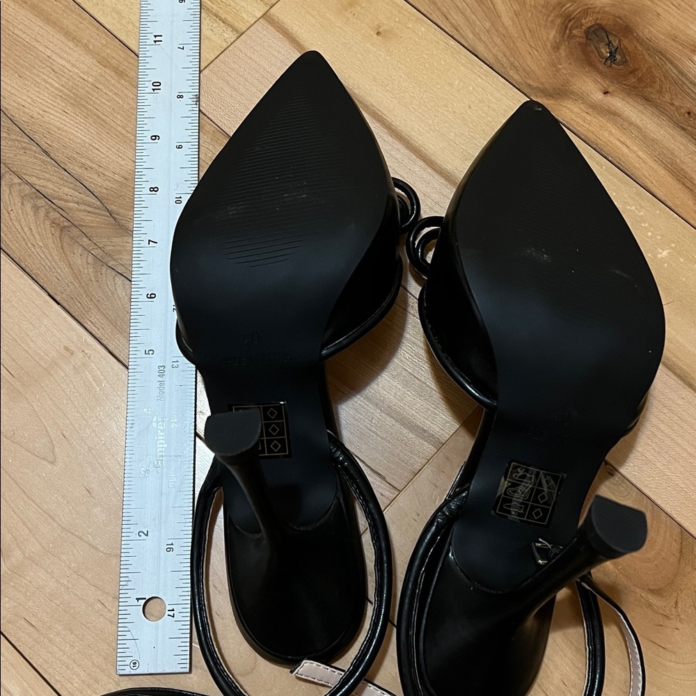 RAID Black Women's Heels with Bow Accent - Picture 11 of 17